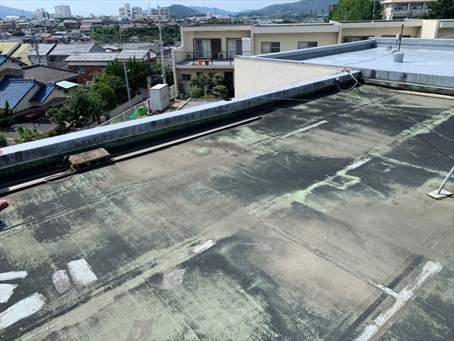 劣化したシート防水